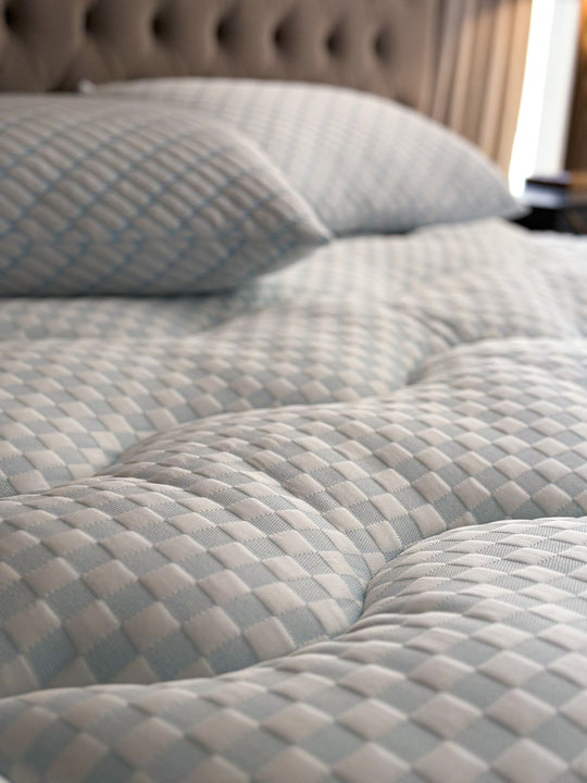 Arktikos Cooling Mattress Topper